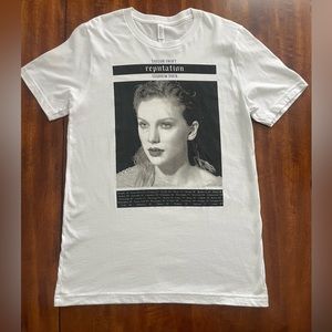 Taylor Swift Reputation Tour Merch Shirt - size M - NWOT